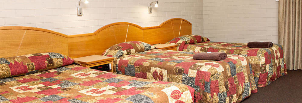 Hilltops Retreat Motor Inn Young Luaran gambar
